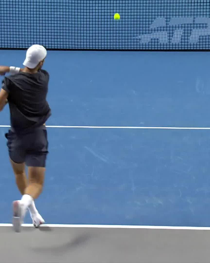 Massive 🚀 A cracking forehand return from Khachanov! #ErsteBankOpen