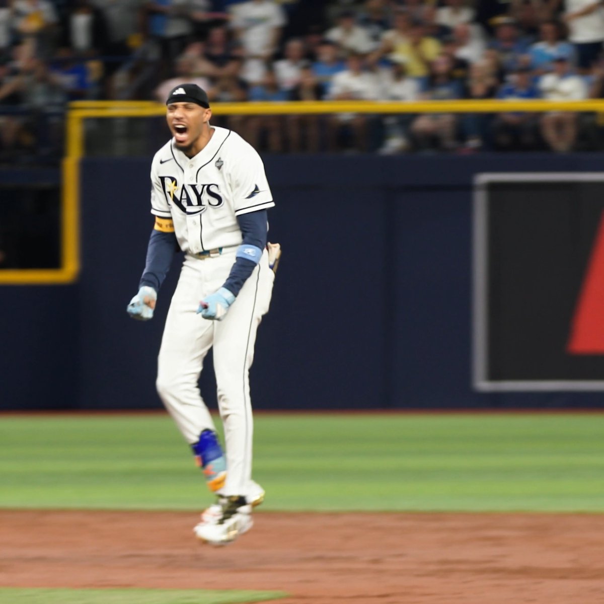 The Rays are fast off the blocks in Game 4 thanks to Chandler Simpson 🫡