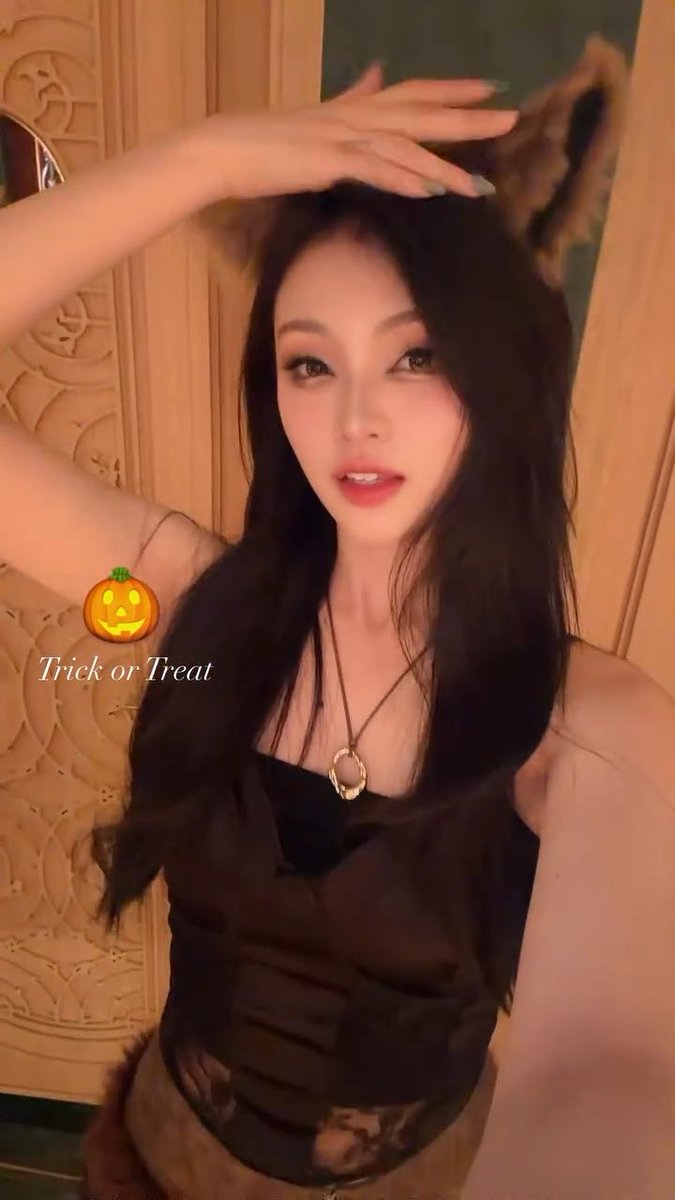 Cynthia berlebihan bangett😩🖤🖤🖤