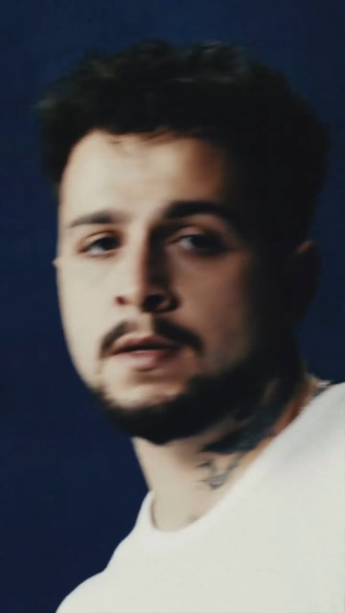 Wegh, yarın gece yayınlayacağı ALO isimli şarkısının klibinden bir kesit paylaştı.