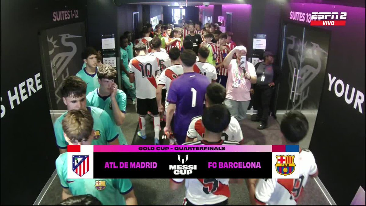 TREMENDO ESTE MOMENTO: los jugadores de River entraron al túnel festejando ante la mirada de los chicos de Barcelona y Atlético de Madrid. Uno de esos dos equipos enfrentará al Millonario en semifinales. 📺 Mirá TODA la 🏆 #MessiCup por ESPN en el Plan Premium de #DisneyPlus