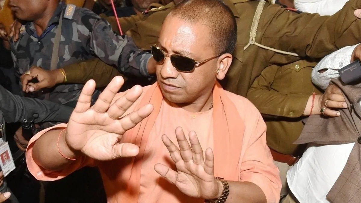 प्रधानमंत्री -BJP मुख्यमंत्री -BJP सांसद -BJP विधायक -BJP मेयर -BJP अकेले अखिलेश यादव जी ने पूरे बीजेपी के नाक में दम कर दिया है, साथ ही 20 से अधिक राज्यों के मुख्यमंत्री होने के बावजूद भी, प्रधानमंत्री जी का क्षेत्र हारना दिखाता है कि सूरज जल्द ढलने वाला है, कभी भी ढल सकता है।