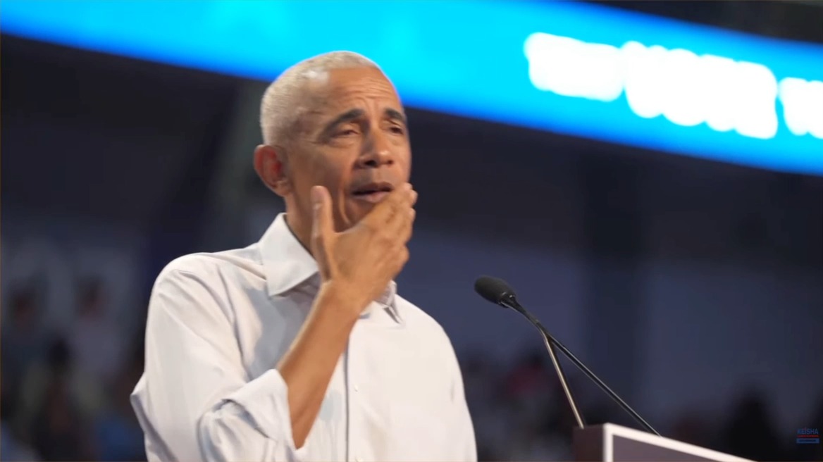 Barack Obama: I am old enough to remember when a president wearing a tan suit was a major national controversy. And I know I looked good. It was tight. Crowd: Yes, you did! Yes, you did! Yes, you did! Obama: Alright, alright. But I did.