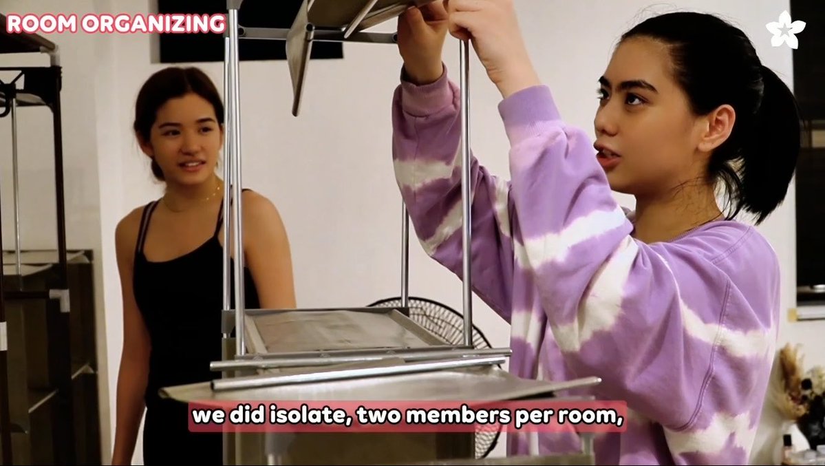 🐶: mikha, she’s my roommate 🦊: 😄 RARE footage of mikhaiah as roommates???