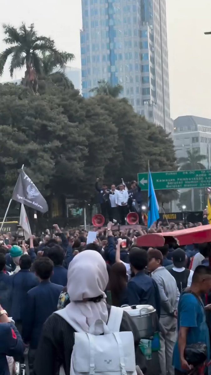 🚨 UPDATE DEMO TRISAKTI | 17.39 WIB MERINDING BANGET LIATNYA!!! REVOLUSI!!! REVOLUSI!!! REVOLUSI!!!