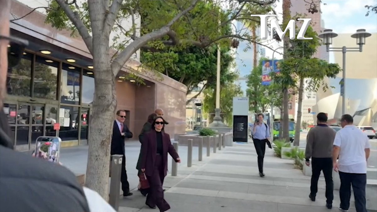 🚨💼 Halle Berry leaves court after Thursday's custody ruling.