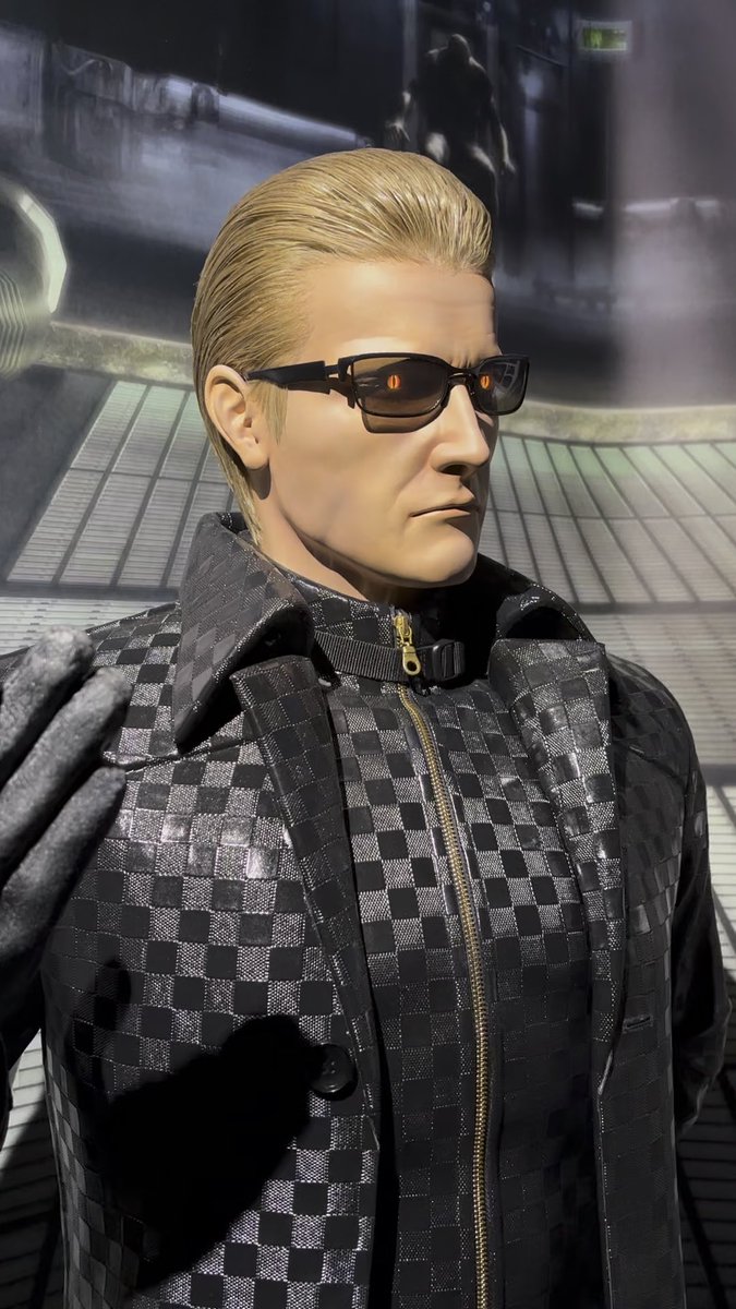 the life-sized albert wesker statue 🕶️ at regular intervals, his eyes begin to glow.