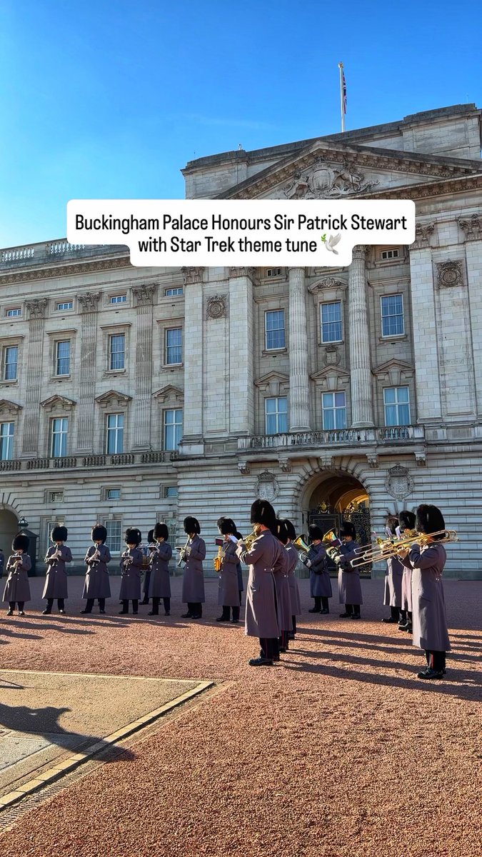 Buckingham Palace Honours Sir Patrick Stewart (1940–2026) with Star Trek Theme Tune 🕊️ The Band of the Grenadier Guards performs the iconic Star Trek theme at Buckingham Palace in honour of Sir Patrick Stewart, following the sad news of his passing. Queen Elizabeth II knighted Sir Patrick Stewart in 2010, recognising his outstanding contribution to drama and the arts 🇬🇧 🎥 Kings Guard Tours 📆 30 October 2026 📍 Buckingham Palace #SirPatrickStewart #StarTrek #GrenadierGuards #BuckinghamPalace #BritishArmyMusic