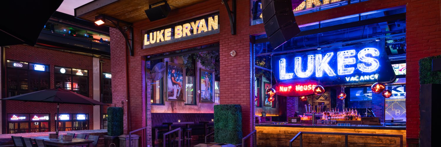 Luke's 32 Bridge's banner