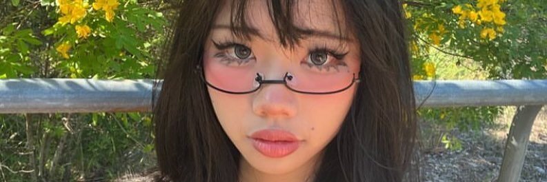Yina ✨'s banner