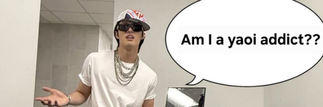 lesbian changbin is screaming over seungbin kiss's banner