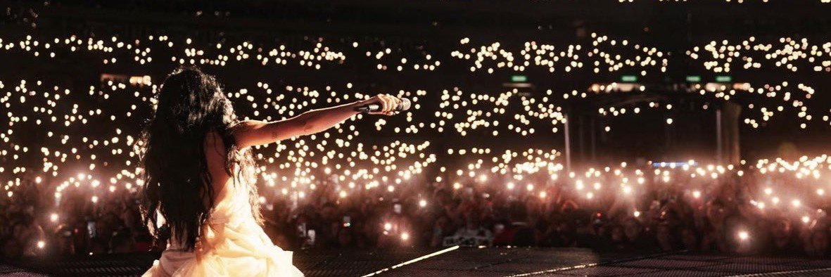 Ariana's banner