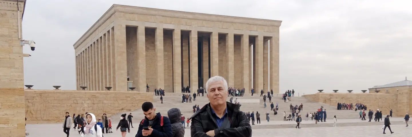 Dr. Aydın Apaydın's banner