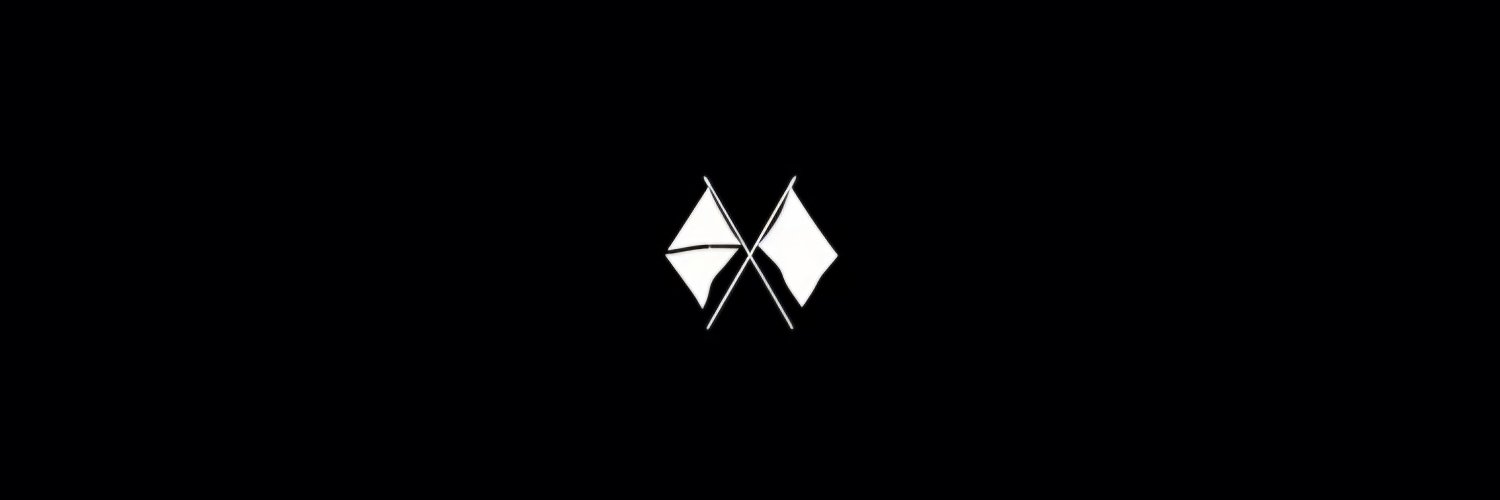 ˚ 𝚎 𝚟 𝚒 𝚎's banner