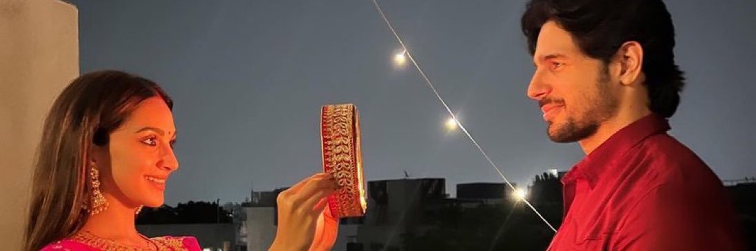Eesha 🌸's banner