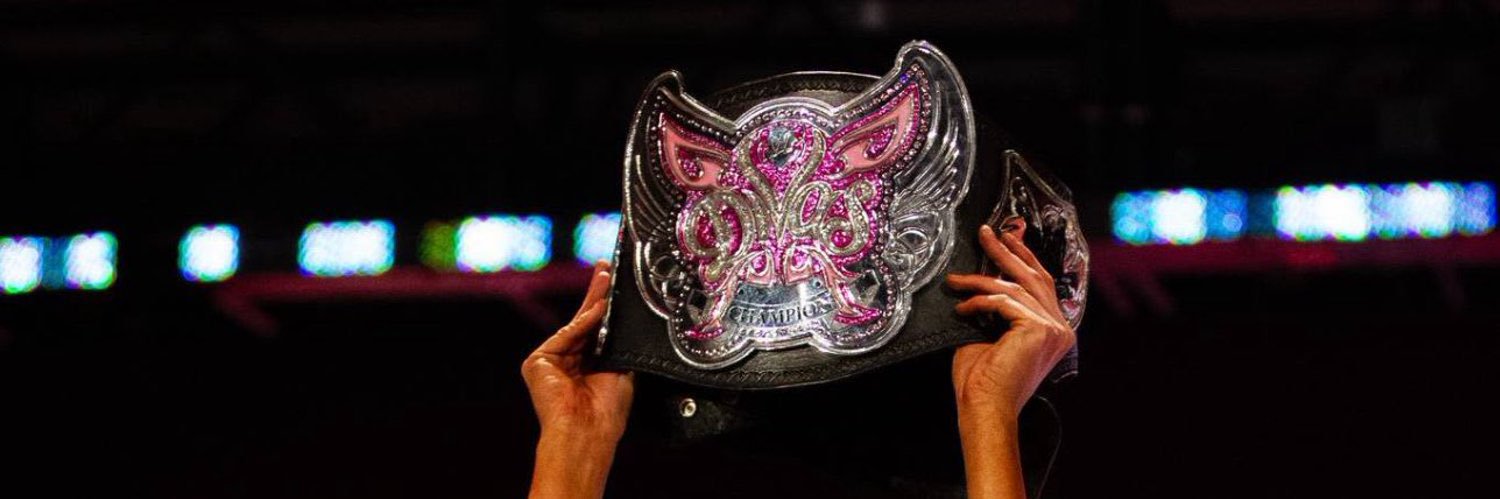 vic 🌙's banner