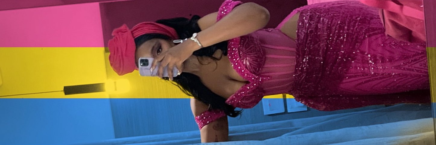 T's banner