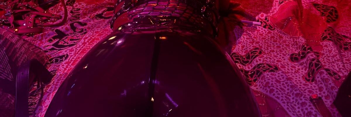Lauren Bizarre **underground**'s banner