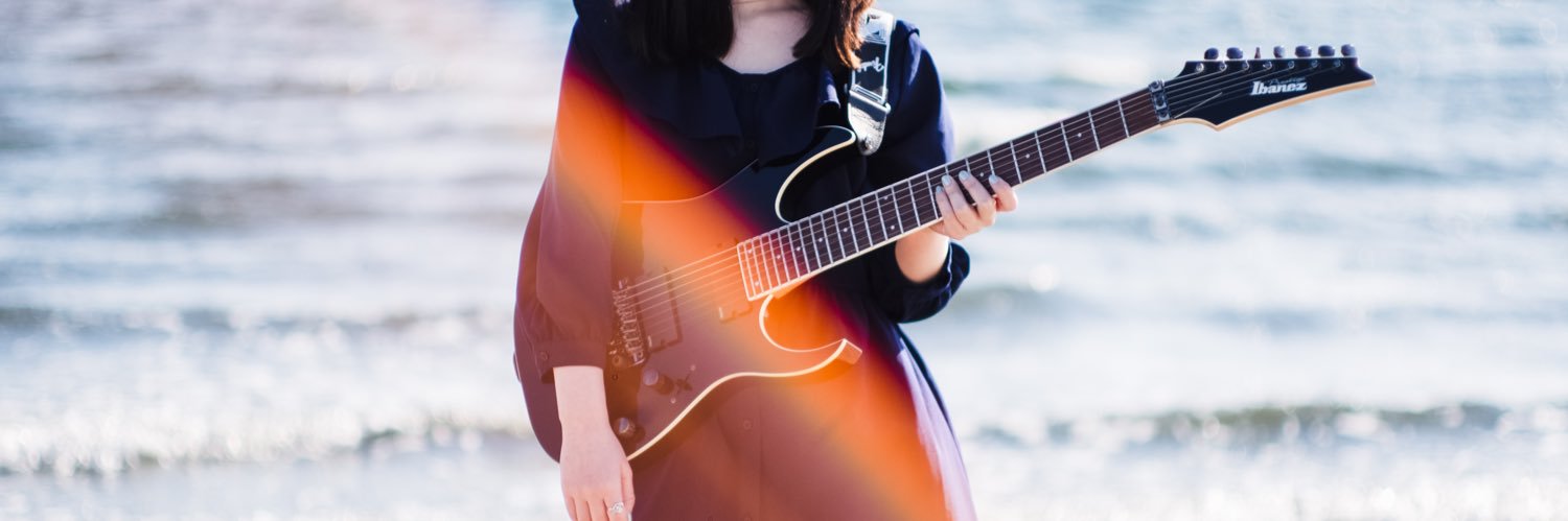 Hitomi's banner