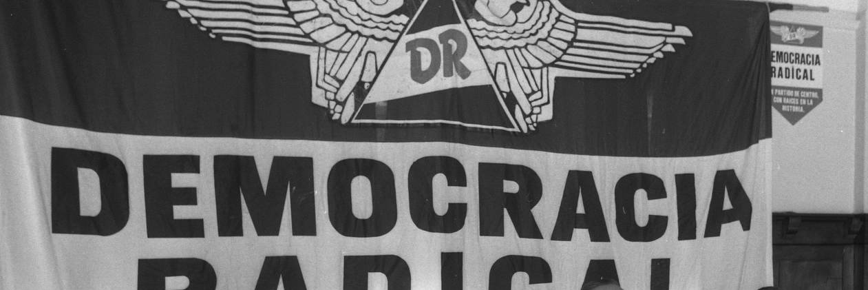 Democracia Radical's banner