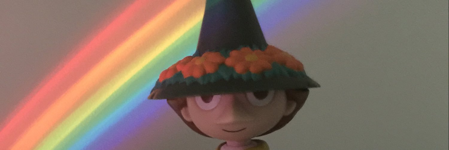 E!'s banner