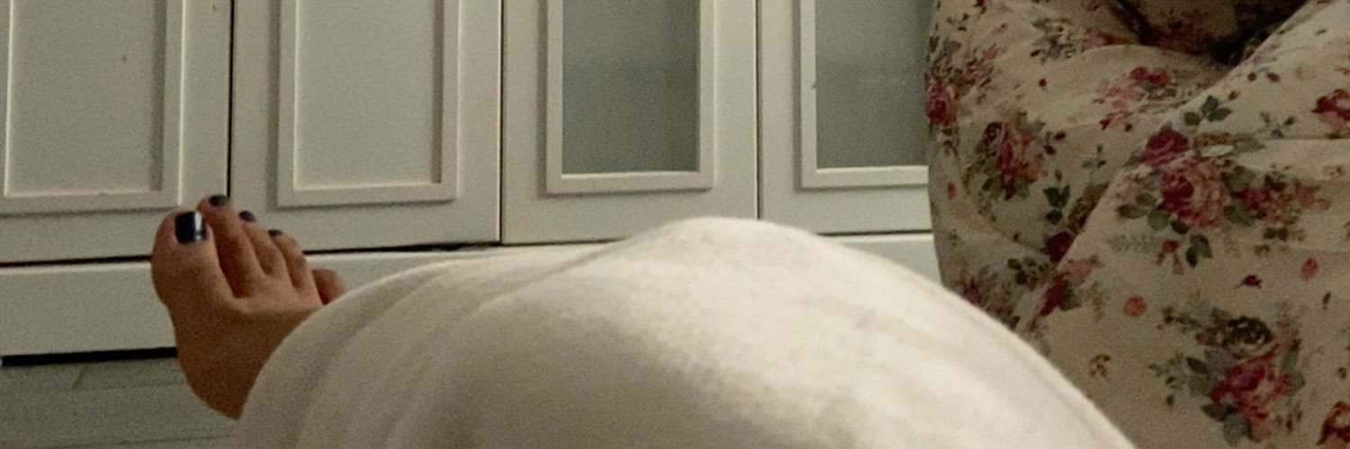 ‏☤ 𝐆𝐢𝐫𝐥.'s banner