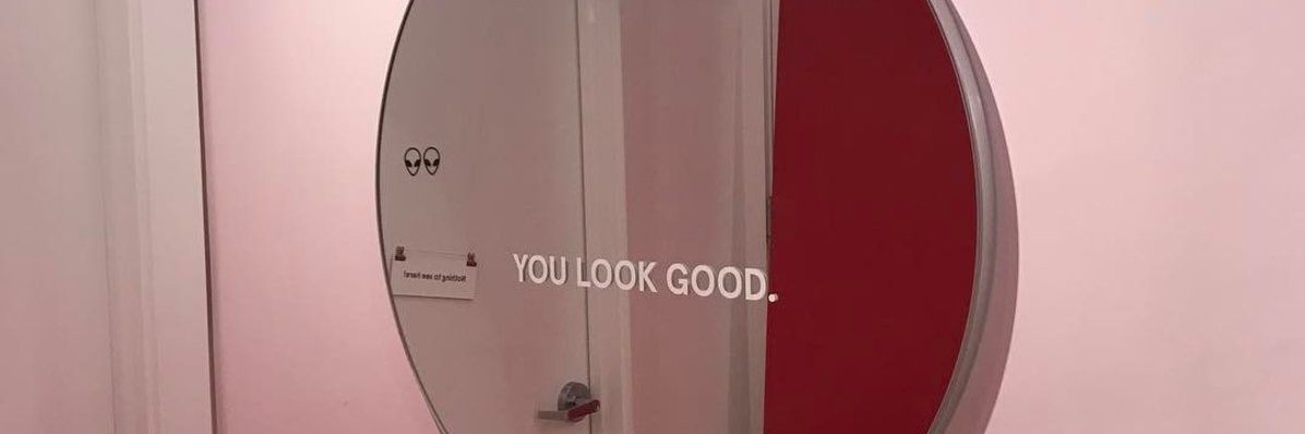 Beehottie 🐝's banner
