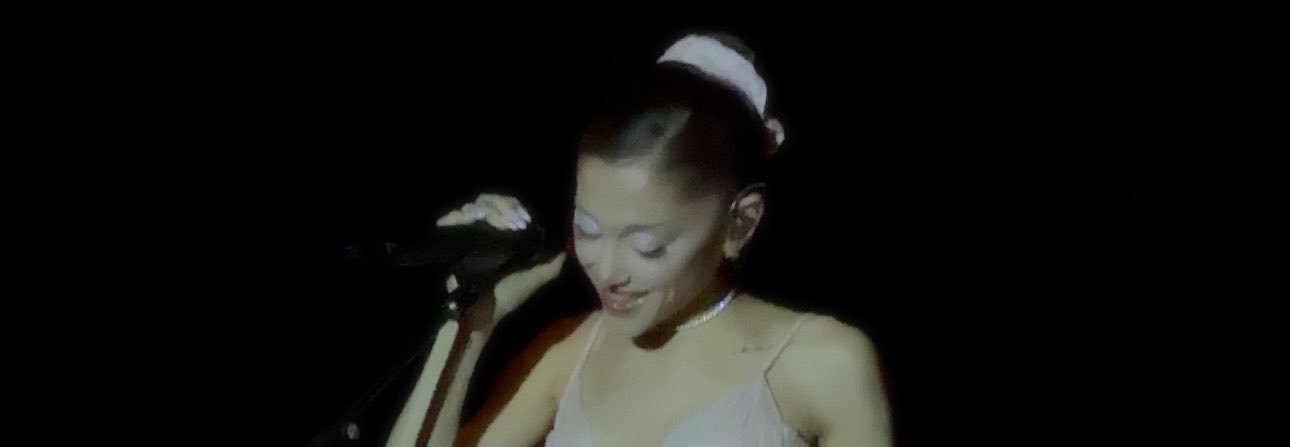 lulu🎀 got a smile from bey's banner