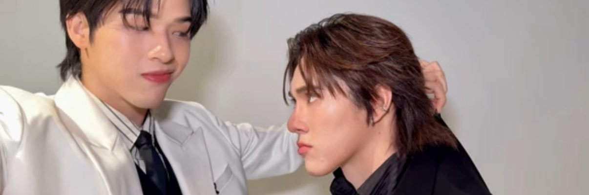 ( .⚯ ྀི)'s banner