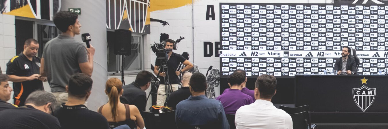 Lucas Bretas's banner