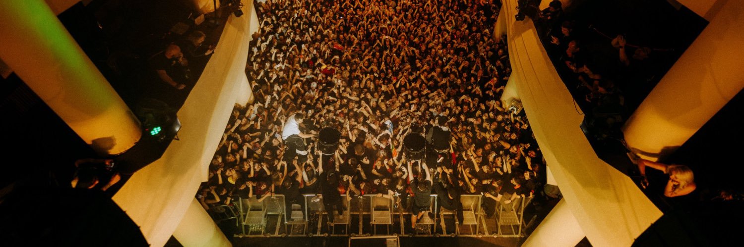a |-/'s banner