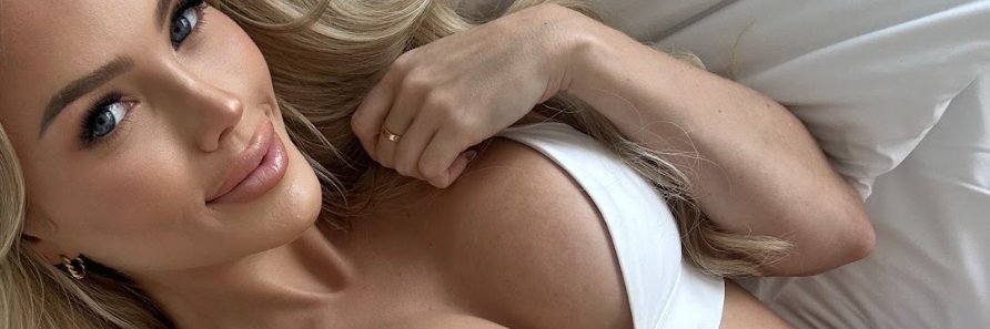 Scarlett's banner