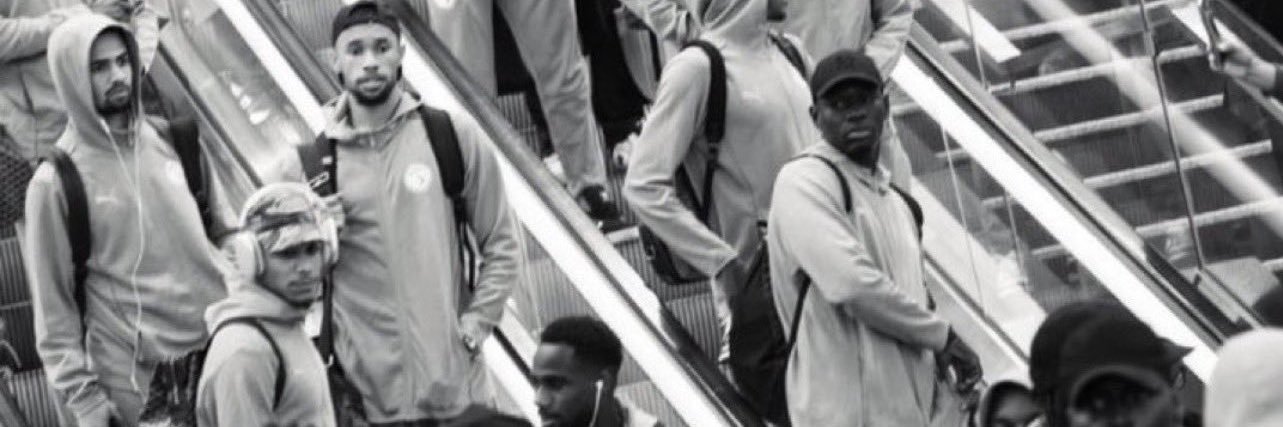 Mike 🇸🇳's banner