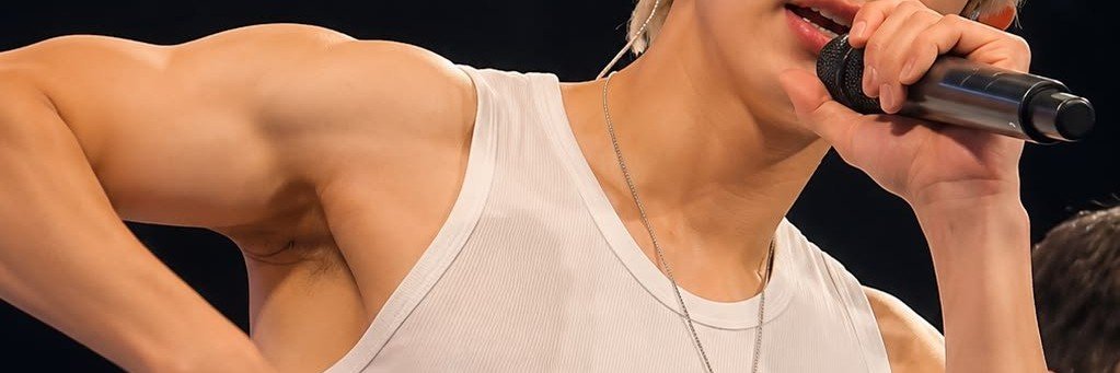 𝐲𝐞𝐥𝐥𝐨𝐰's banner