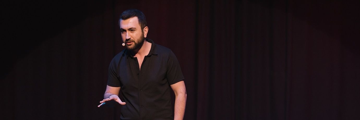 Vasfi Bingölbalı's banner