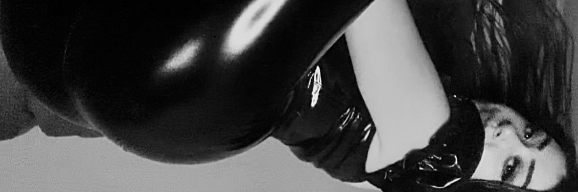 Mistress Alexis ✨'s banner