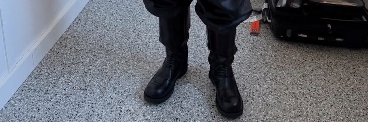 jj ☾ (owns mikoboots♡)'s banner