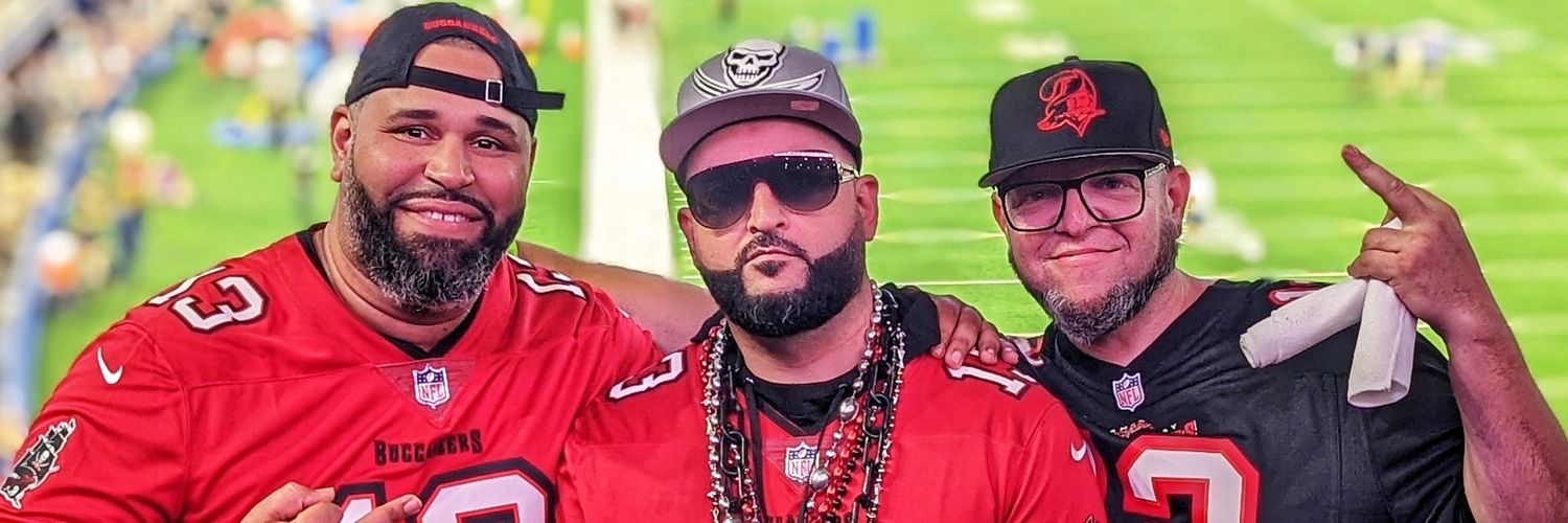 The Loose Cannons Podcast's banner