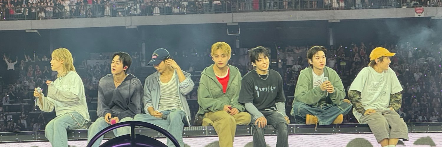 ekirlU⁷ saw bts 🍉's banner