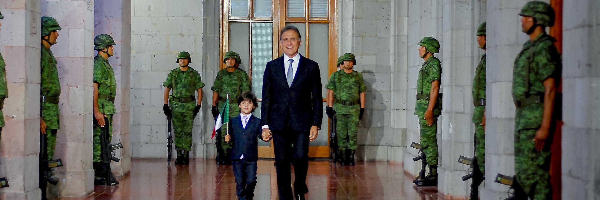 Miguel Ángel Yunes's banner