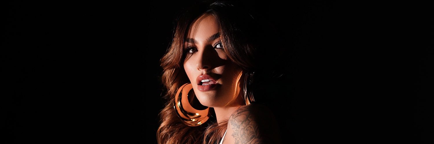 THAYSE TEIXEIRA's banner