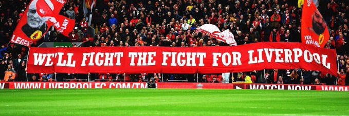 Café com Liverpool's banner