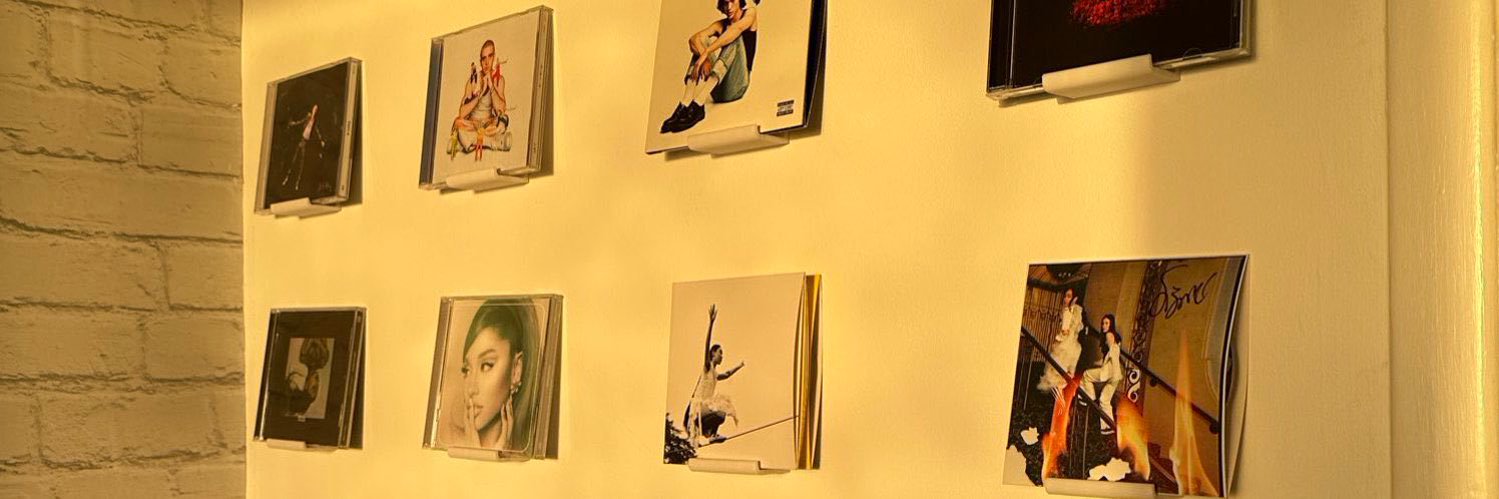 em's banner