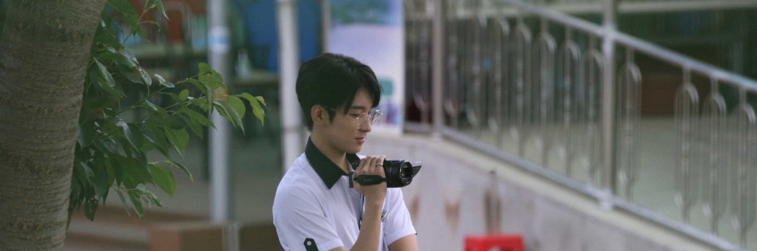 mi's banner