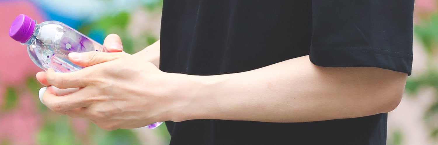 𝑯𝑶𝑵𝑬𝒀𝑷𝑶𝑻's banner