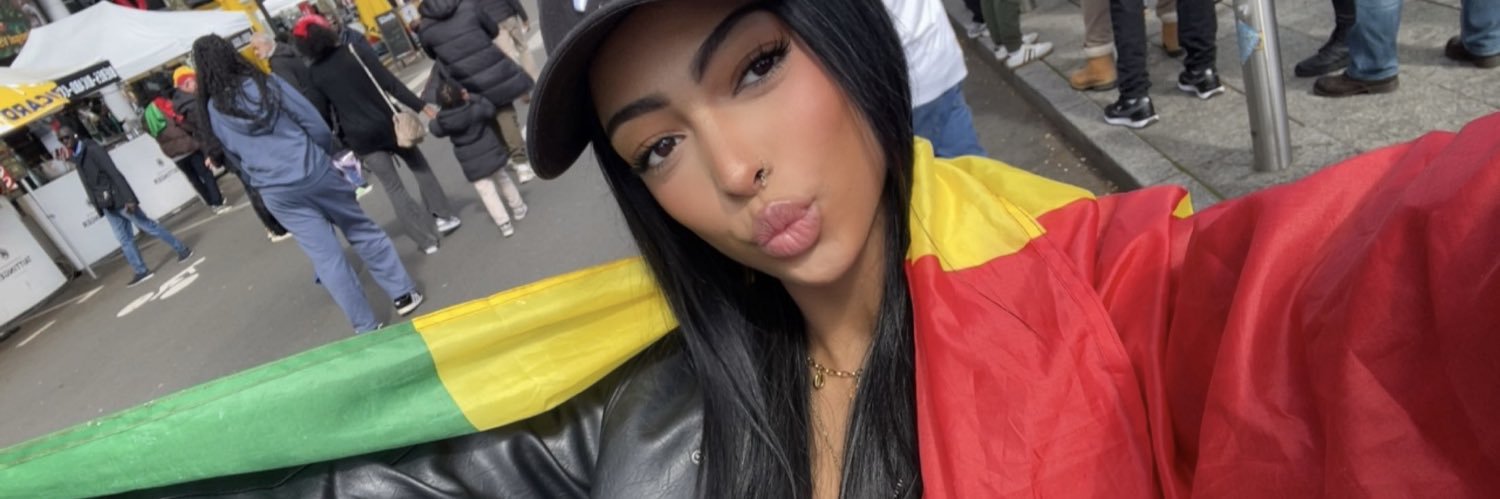 Alima ♕🇸🇳🌟🌟's banner