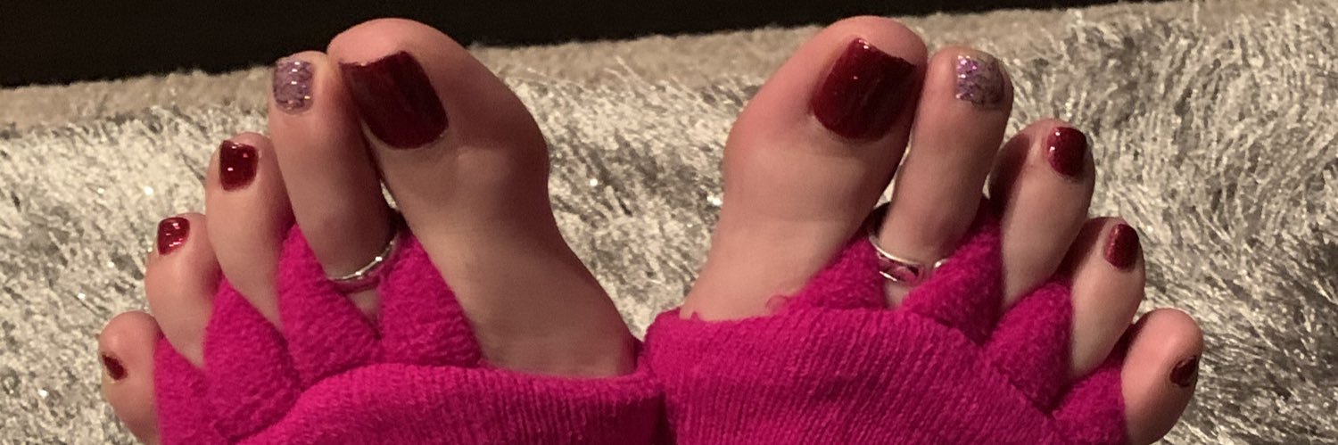 SweetFeetAna 💜👣💜's banner