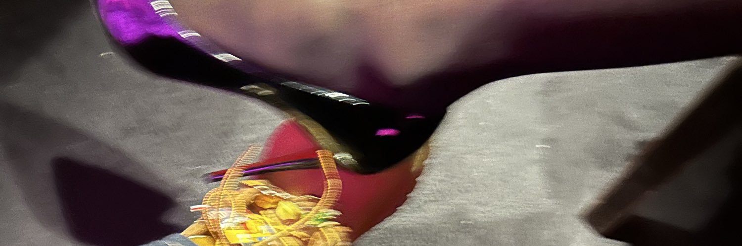 B's banner