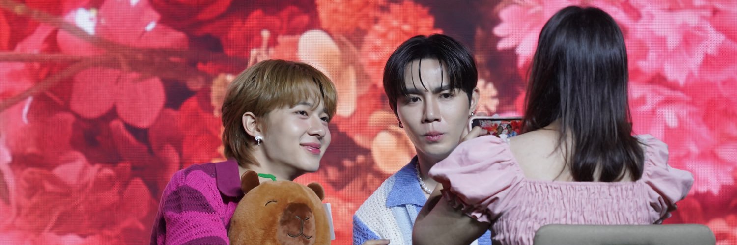 🐝NanaNuBee😻's banner