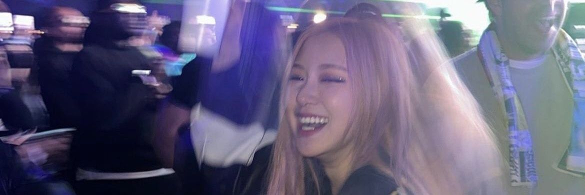 ถั่วงอกไทยอวบๆ (Vampirehollie)'s banner
